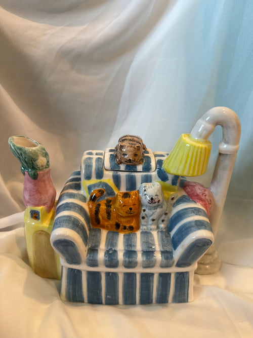 Vintage 3D Cats Couch Sofa Teapot
